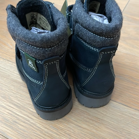 NWT Kamik boys navy blue leather gray hiking snow boots winter 11 - Picture 2 of 5